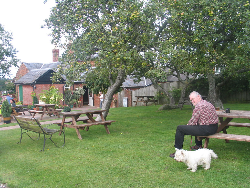 Flower Pots Inn, Cheriton Inside or out, The Flowerpots is… Flickr