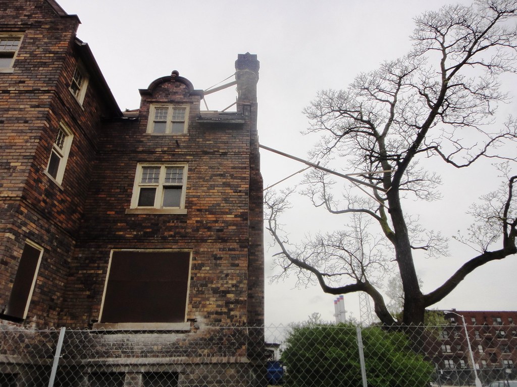  Newberry Hall, Detroit Using a tree to brace a chimney. Flickr