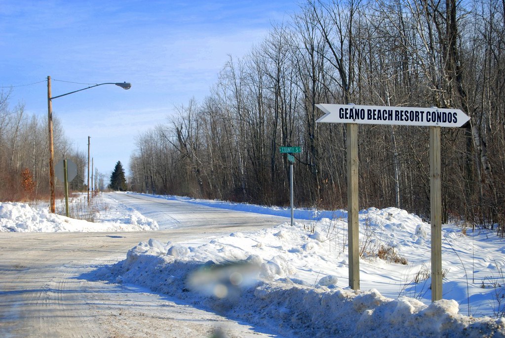 GEANO BEACH,LITTLE SUAMICO,WI. Turning off county s onto G… Flickr