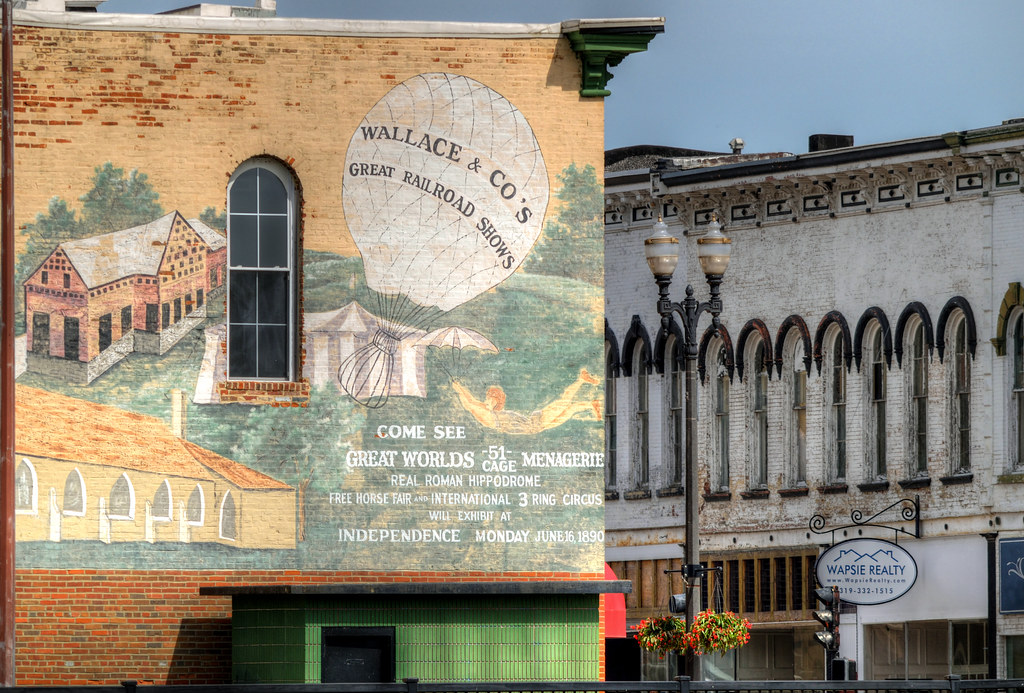 1st Street, Independence, Iowa a photo on Flickriver