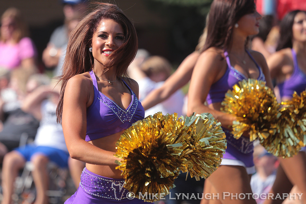 Minnesota Vikings Cheerleader 2015 Football Hall of Fame Enshrinement