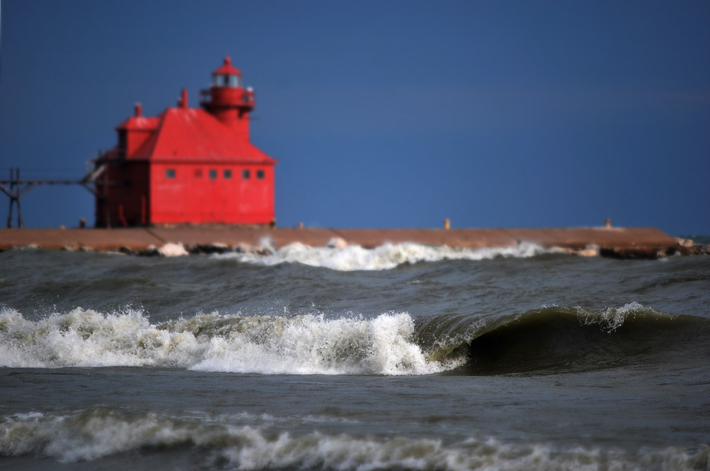 Wave Sturgeon Bay Canal Pier Lighthouse, Door County, Wisc… Flickr