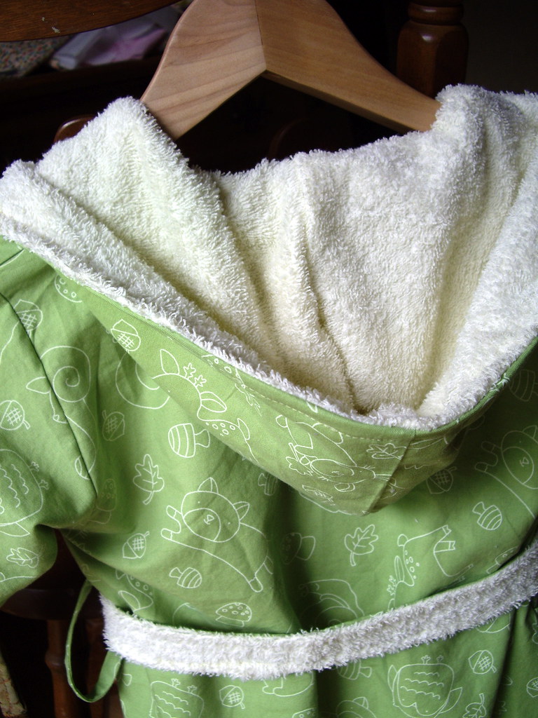 hood bathrobe = Kwik Sew 3509 Fabric = Woodland Friends by… Flickr
