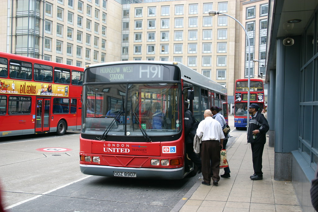 London United LLW7 H91 Hammersmith Bus Station (104_0438) Flickr