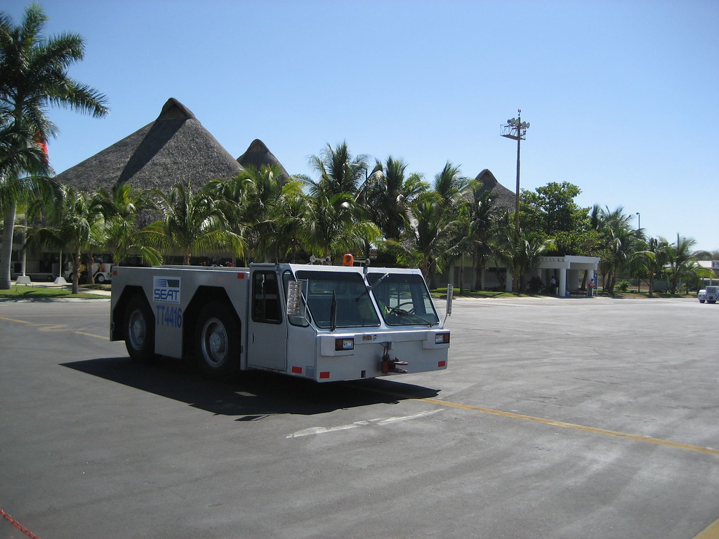 Huatulco Airport RUD Flickr