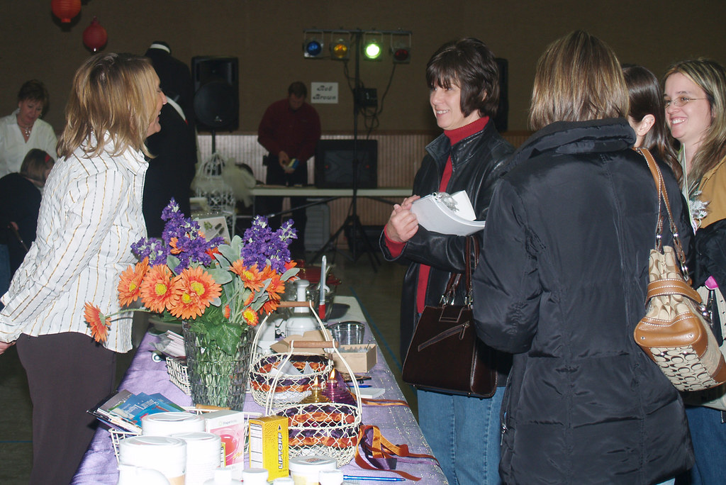 Bowling Green Library Bridal Show Trib photo by April M.… Flickr