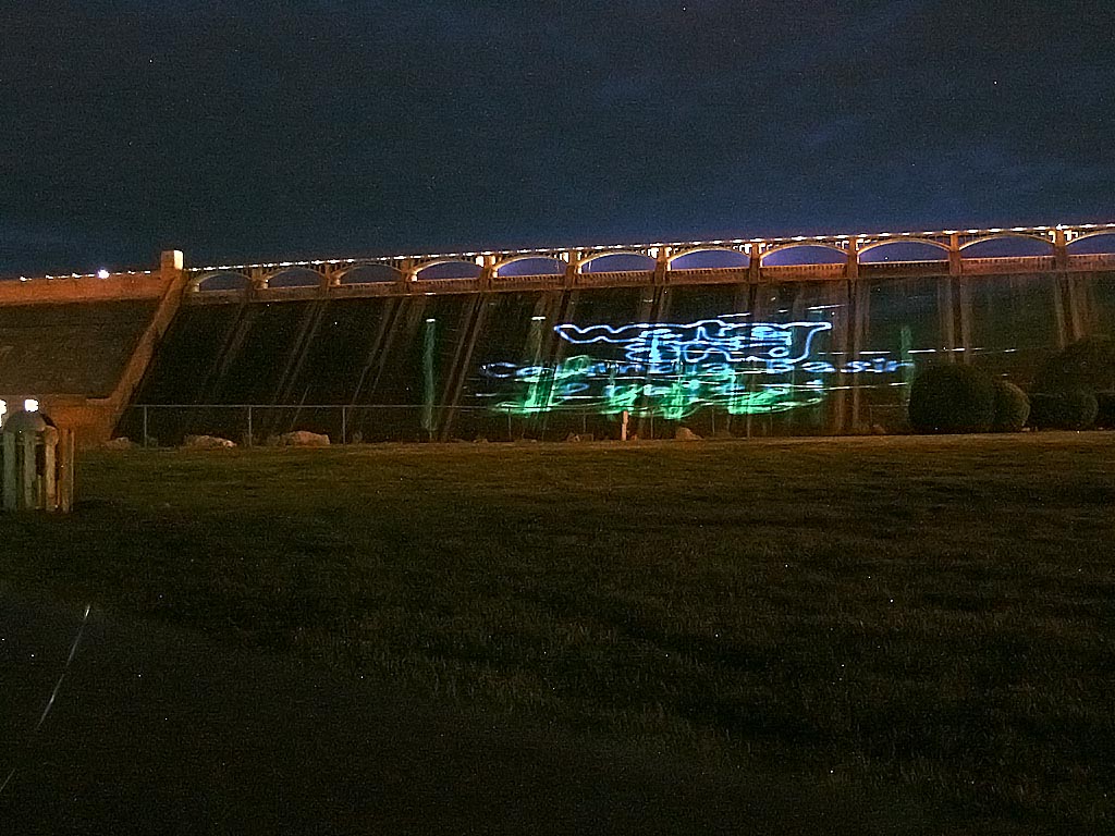 Laser Light show the Grand Coulee Dam The opening night … Flickr