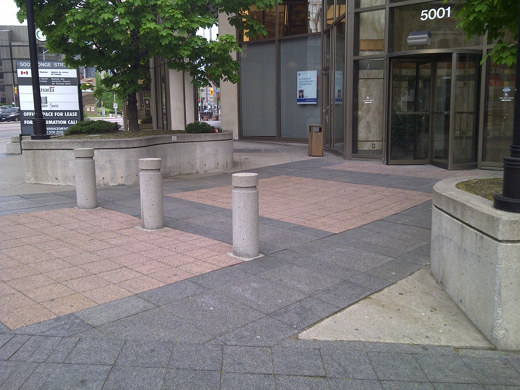 yonge & sheppard 1 On yonge, north of yonge & sheppard. Ma… Flickr