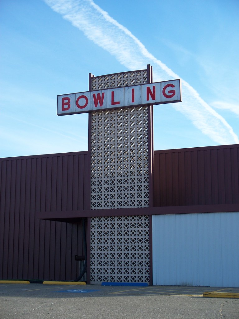OH Cambridge King Pin Lanes Bowling sign at King Pin Lan… Flickr
