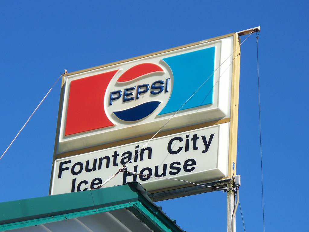 OH Bryan Fountain City Ice House Pepsi sign for the Foun… Flickr