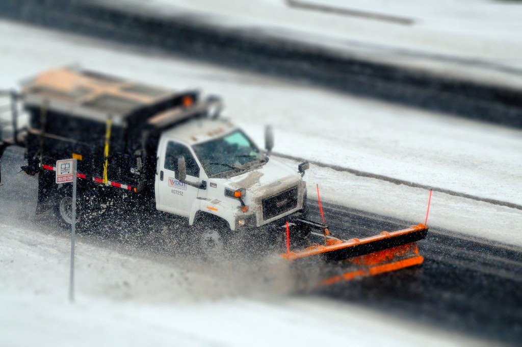 Mini VDOT truck Miniature VDOT truck plows snow on Tuesday… Flickr