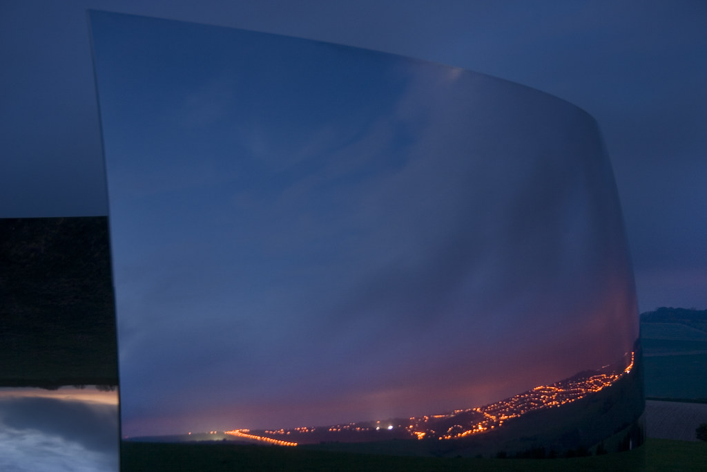 CCurve Anish Kapoor The CCurve (2007) is a sculpture b… Flickr