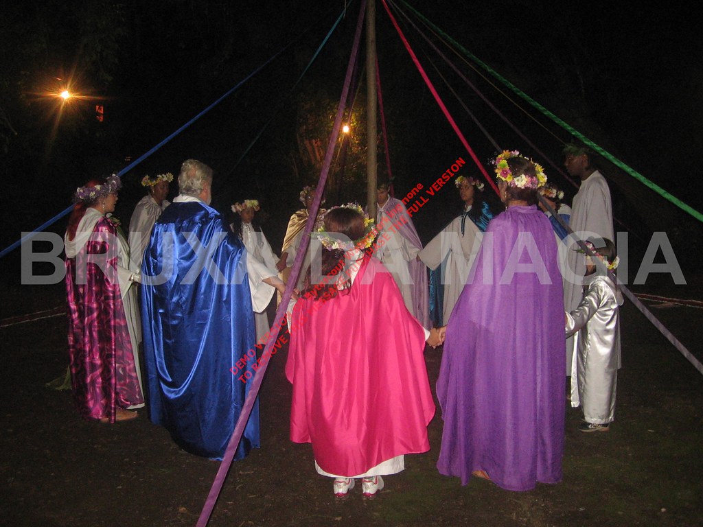 CLÃ DE ÉVORA BRUXA DA MAGIA Flickr