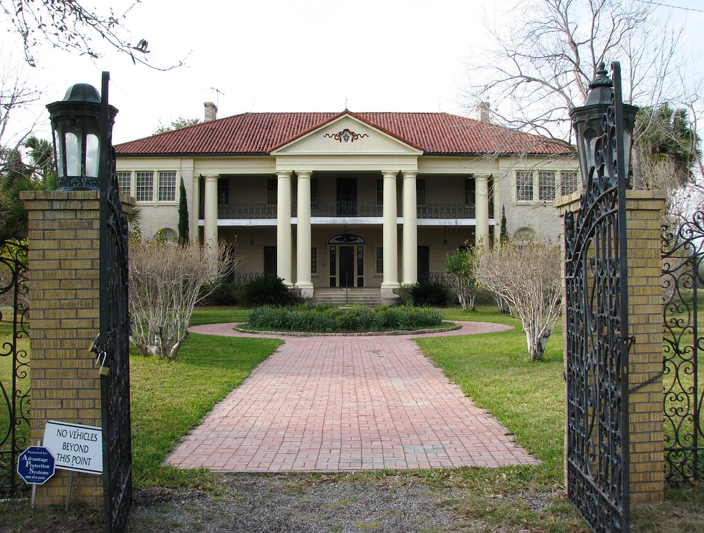 At the main gate entryway to the Berclair Mansion bercla… Flickr