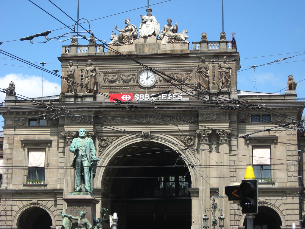 Zürich Hauptbahnhof Main entrance of the main station fac… Flickr