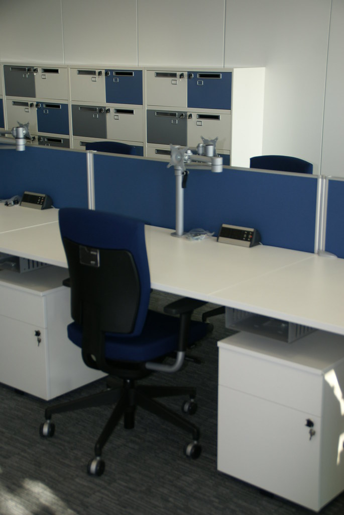 6 Office with Fairway Desking and Sprint Chairs BHC Office