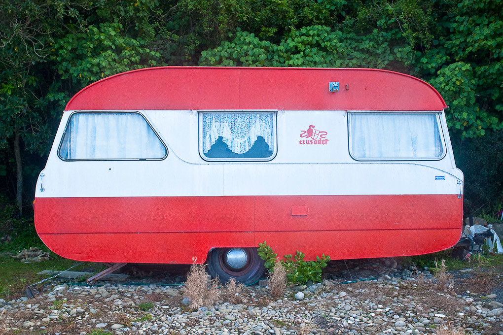 red caravan Kaikoura Coast, Marlborough, South Island, New… Flickr