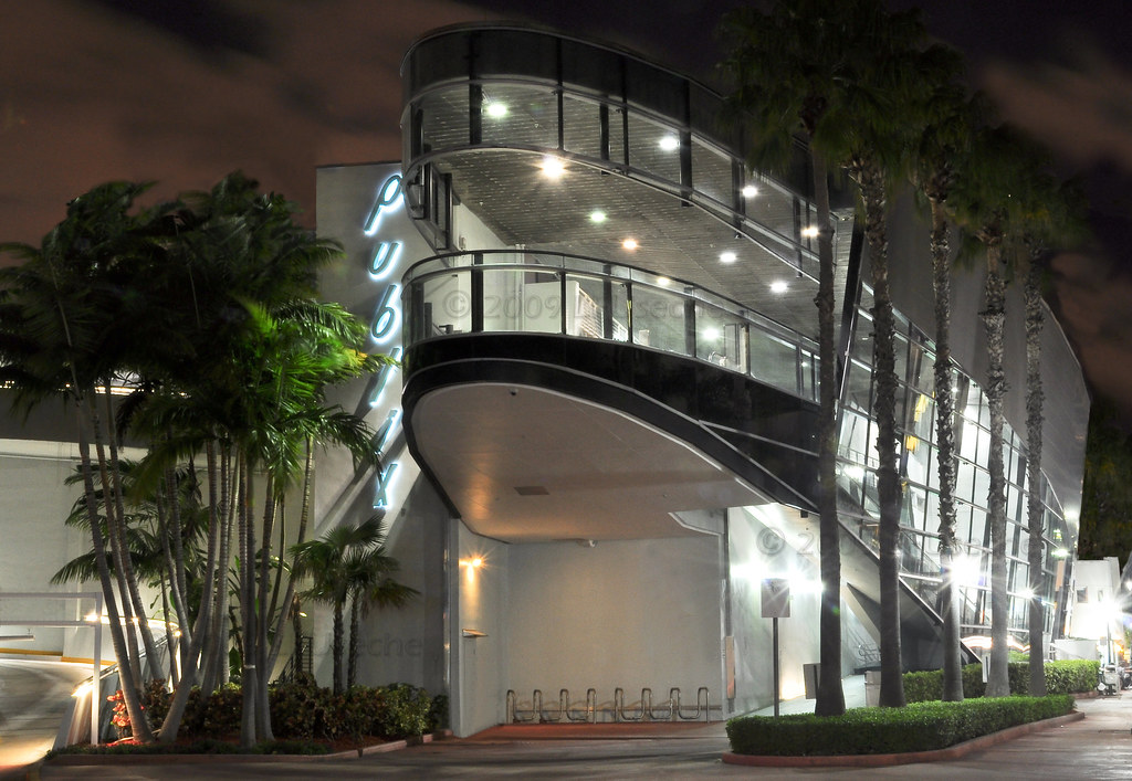 Publix Miami Beach This unusual facade, has made this bu… Flickr