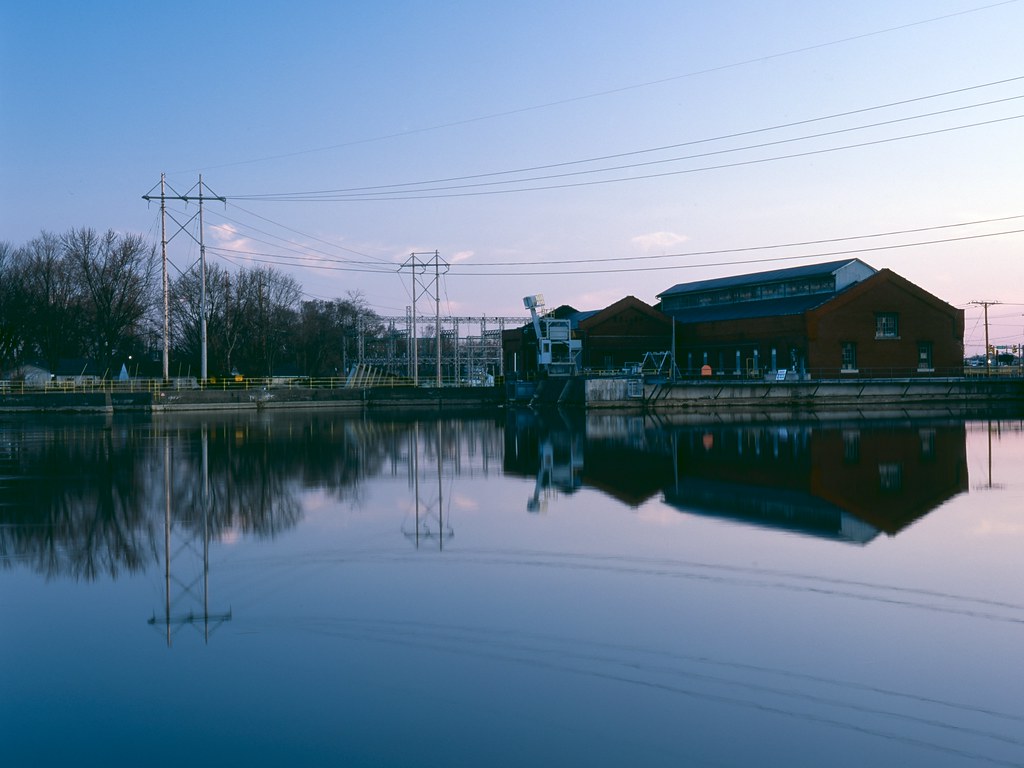Dam in the evening Elkhart dam on the St. Joseph River pho… Flickr