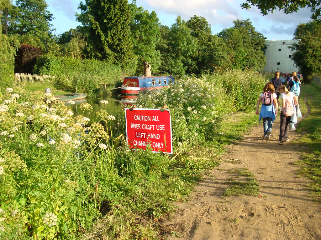 On the way to Shalford We went on a lovely walk by the riv… Flickr