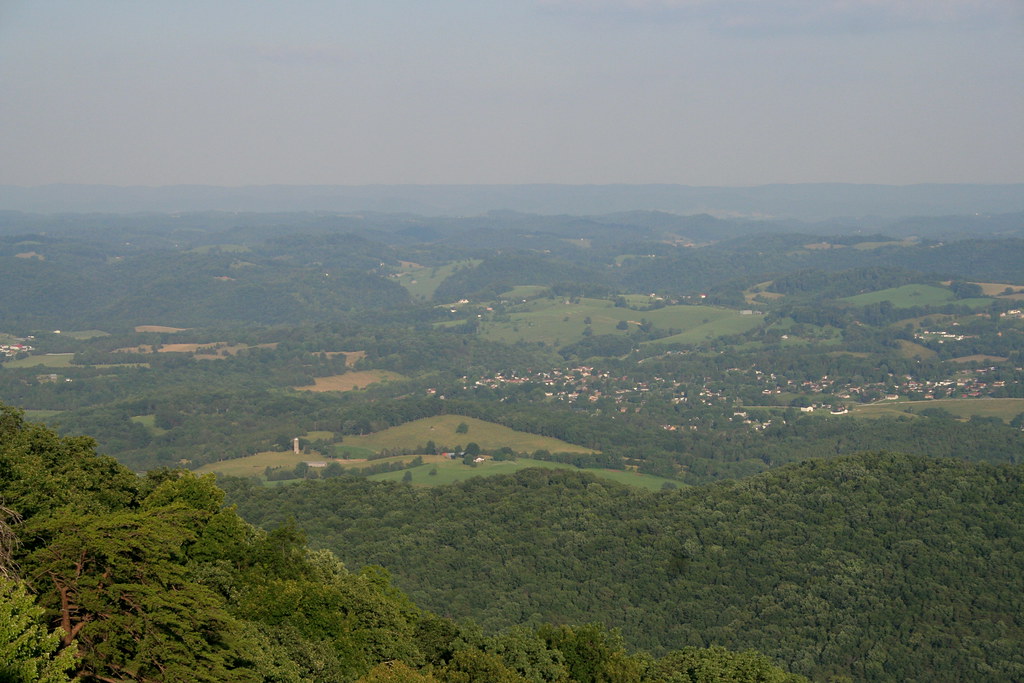 from Cumberland Gap lookout town of Cumberland Gap from th… Flickr