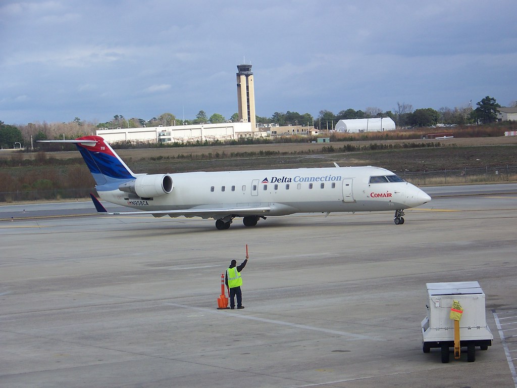 Delta Airlines at Charleston International Airport (Charle… Flickr