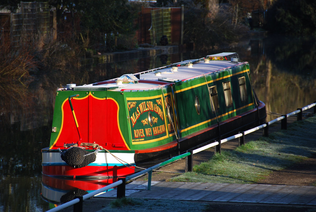 aDSC_0024 Narrow boat moored at West Byfleet Parvis Wharf … Flickr