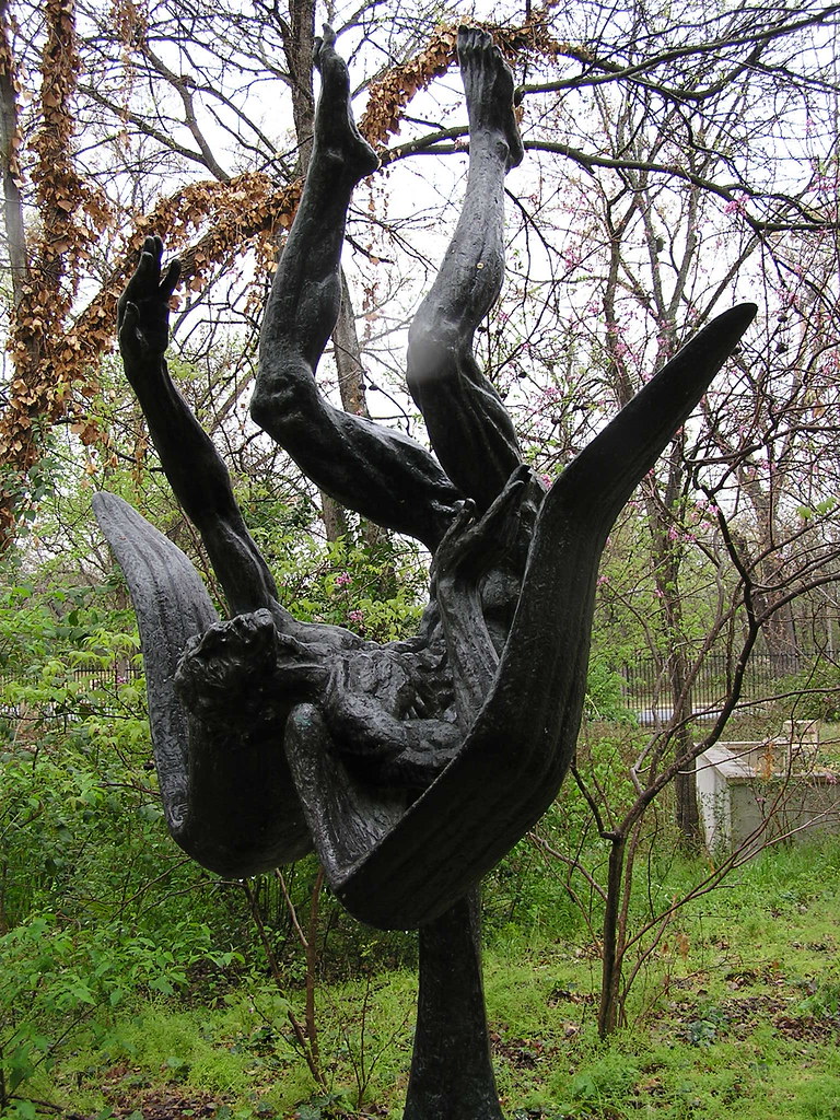 Icarus, Umlauf Sculpture Garden, Austin, TX 2009 Kelisli Flickr