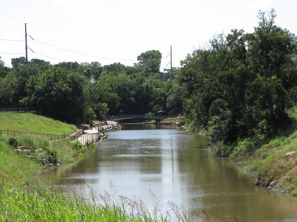 Farmer's Branch Creek Looking away from the Trinity River … Flickr