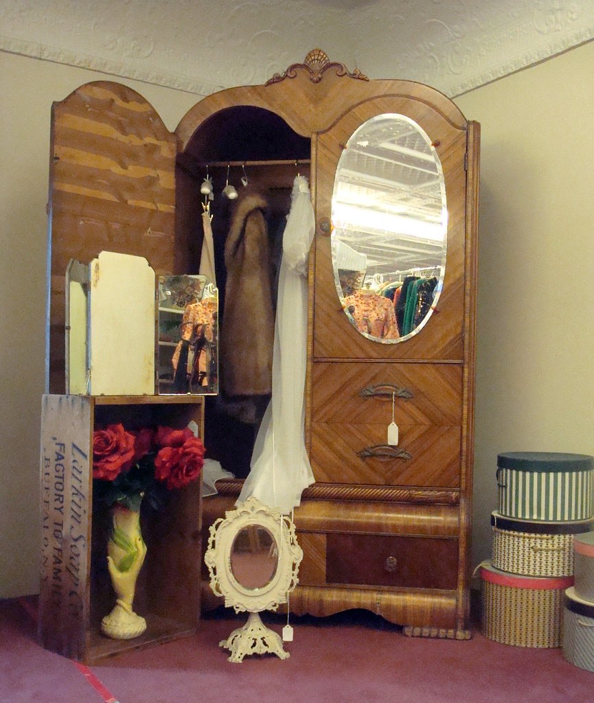 Armoire An armoire wardrobe in an antique store in Putnam,… Flickr