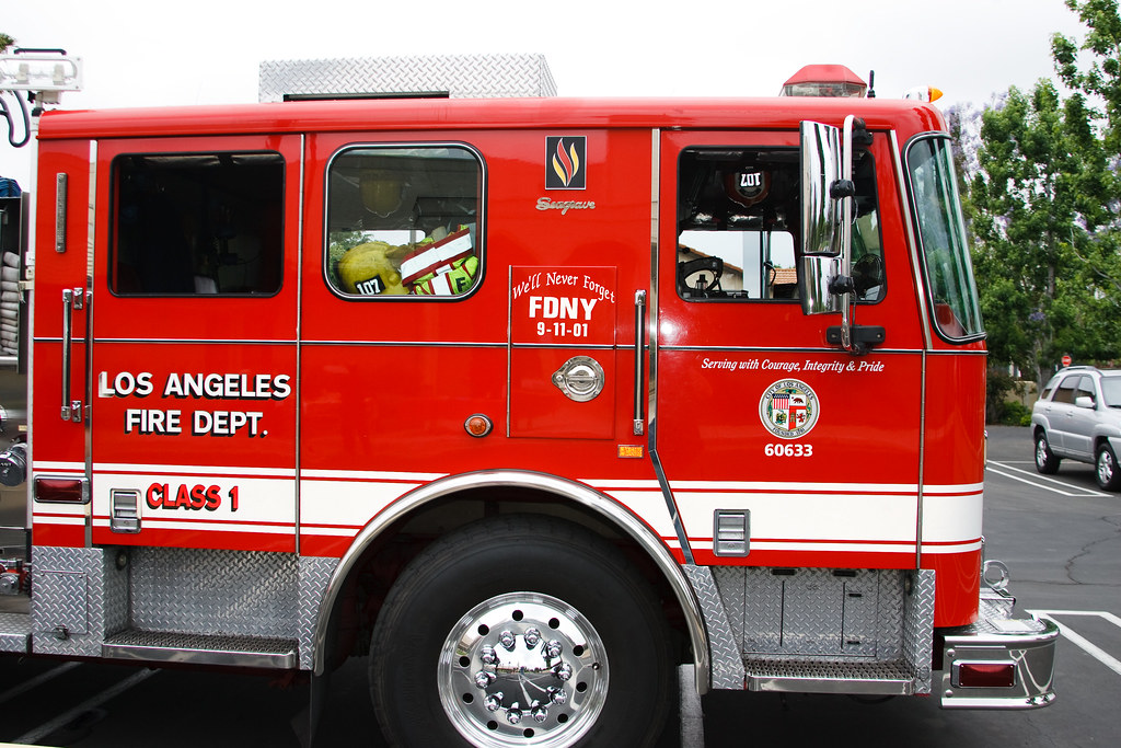 C-Expo09-LAFD-E107-017 | LAFD Engine 107 @ Chatsworth Emerge… | Flickr