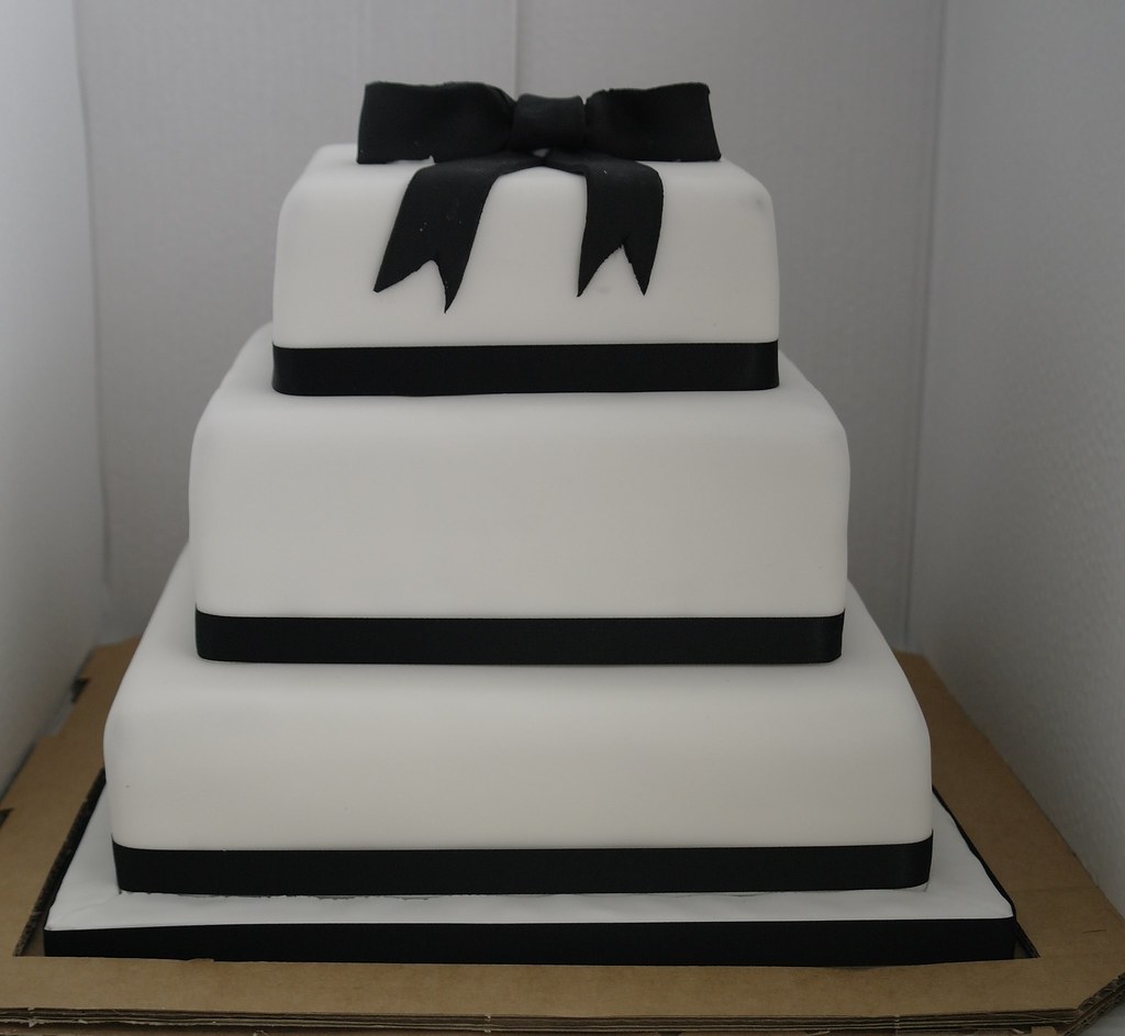 Black and white Square Cake Threetier square white iced c… Flickr