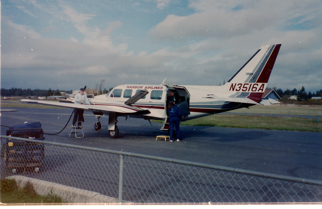 HARBOUR AIRLINES NAVAJO N3516A AT OAK HARBOUR/WES LUPIEN A… Flickr