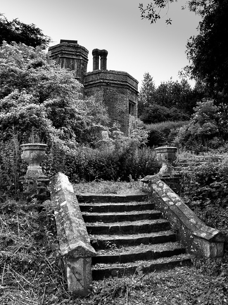 DSCF0159 East Peckham, Kent. Royden Hall Estate Locations