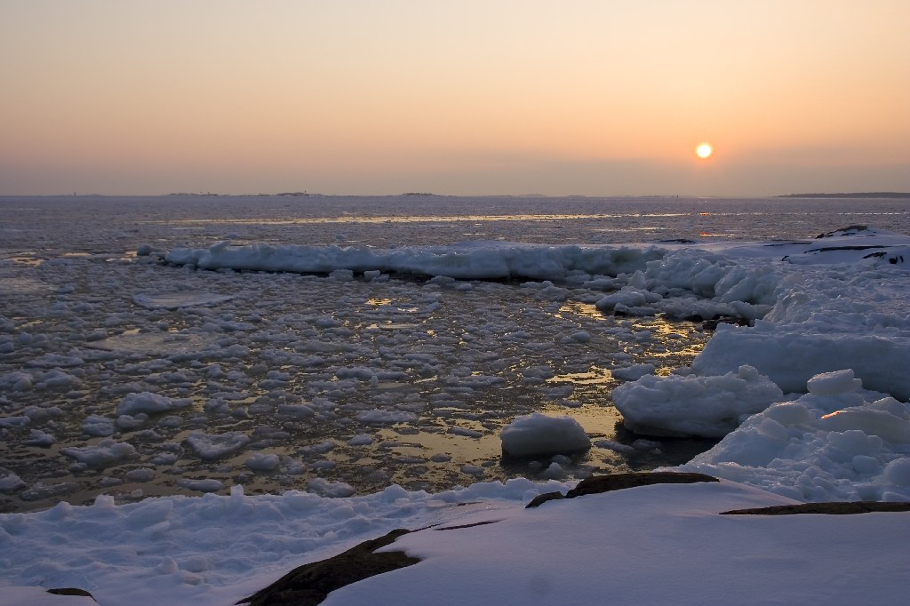 floating ice 2 Another shot from my floating ice session a… Flickr