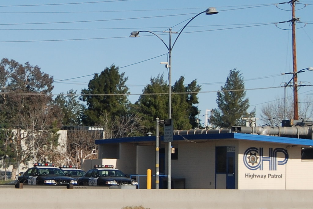CALIFORNIA HIGHWAY PATROL (CHP) CASTAIC TRUCK SCALES STATION a photo on Flickriver