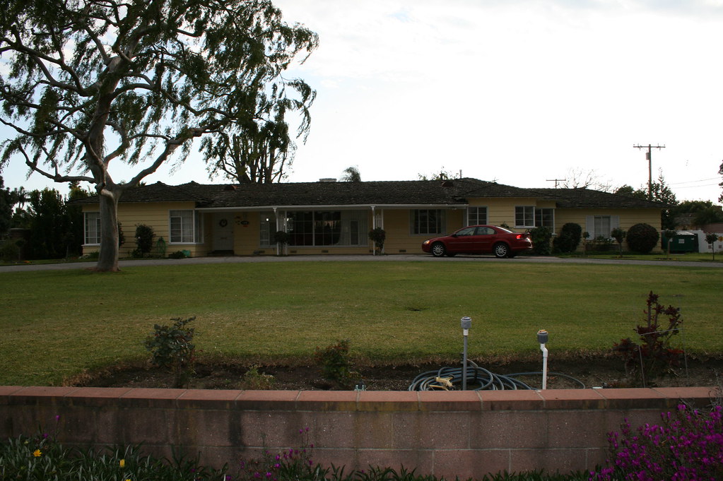 Downey, California Ranch House on Florence Ave. 1940's Ran… Flickr
