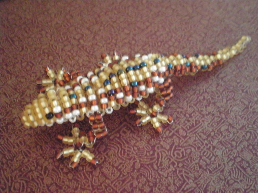Beaded Lizard I made this out of size 8 seed beads and 28g… Flickr