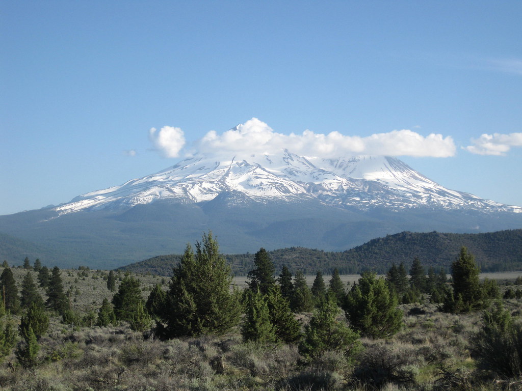 Mount Shasta Vista Point on US Highway 97 near Weed, CA Flickr