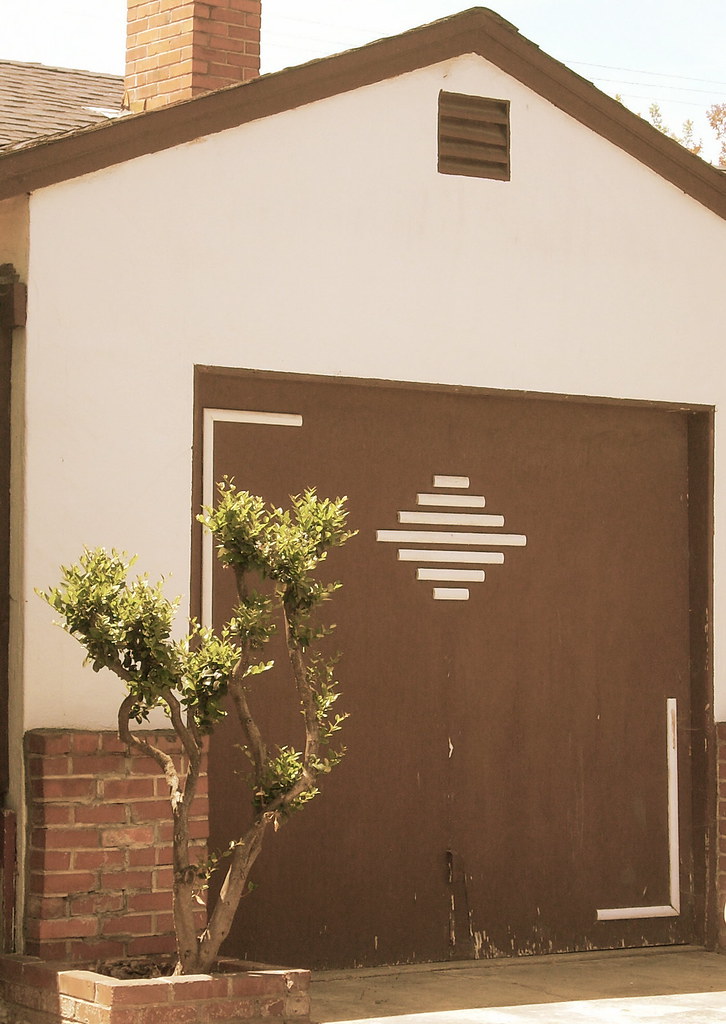 Mid Century Modern Garage Door Modesto, CA. I had to posit… Flickr
