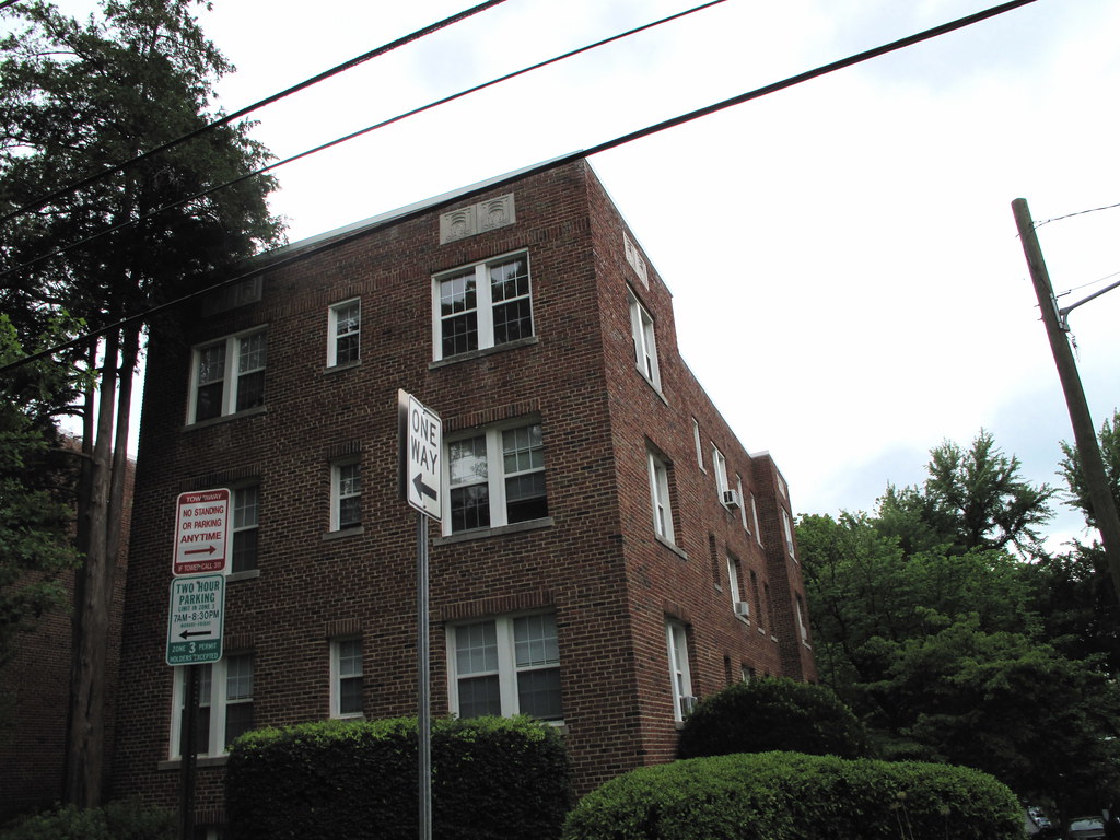 IMG_0942 Apartment buildings and row houses in Glover Park… Flickr