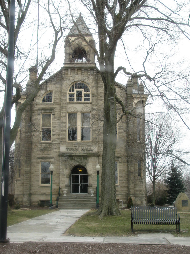 Amherst Town Hall Amherst Town Hall. This picture was take… Flickr