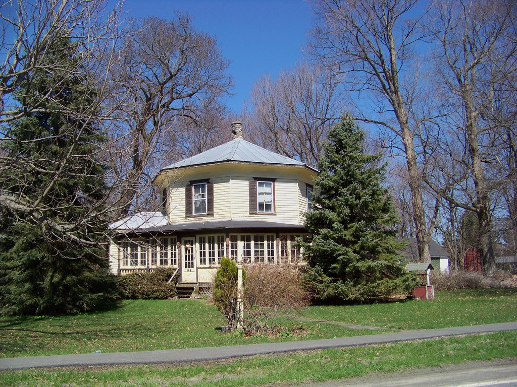 Octagon House While driving through Copake, NY, I came upo… Flickr