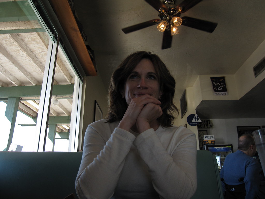 SteaksnCakes, Blythe, CA Shelly holding it together, Din… Flickr