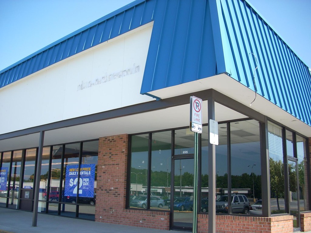 Check n Go (closed) Check n Go (closed) [1,150 square feet… Flickr