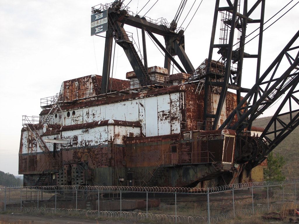Knob Mine Bucyrus Erie 1570 Walking Dragline a photo on Flickriver
