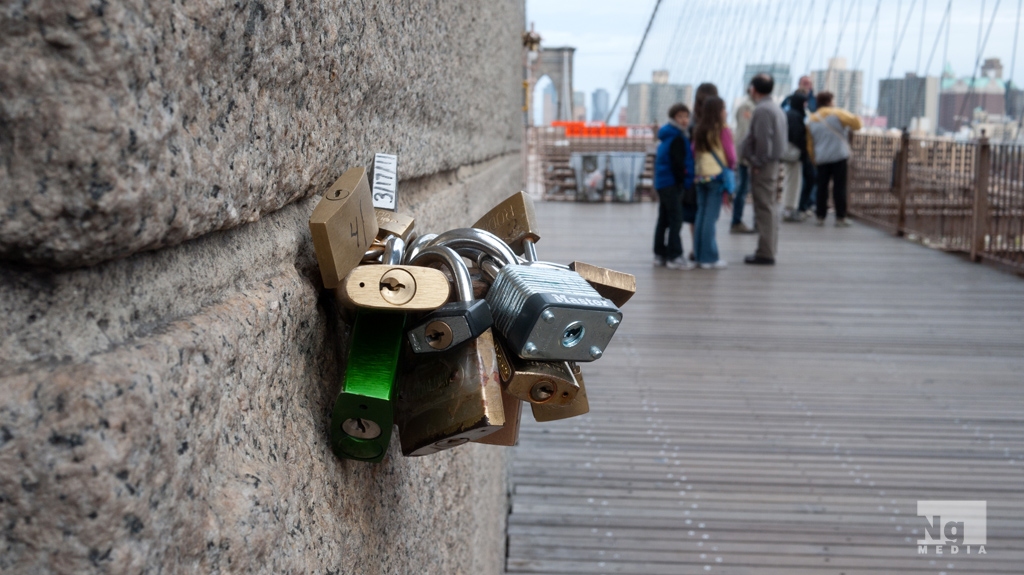 P1000304 Padlocks on Brooklyn Bridge, Manhattan New York I… Flickr