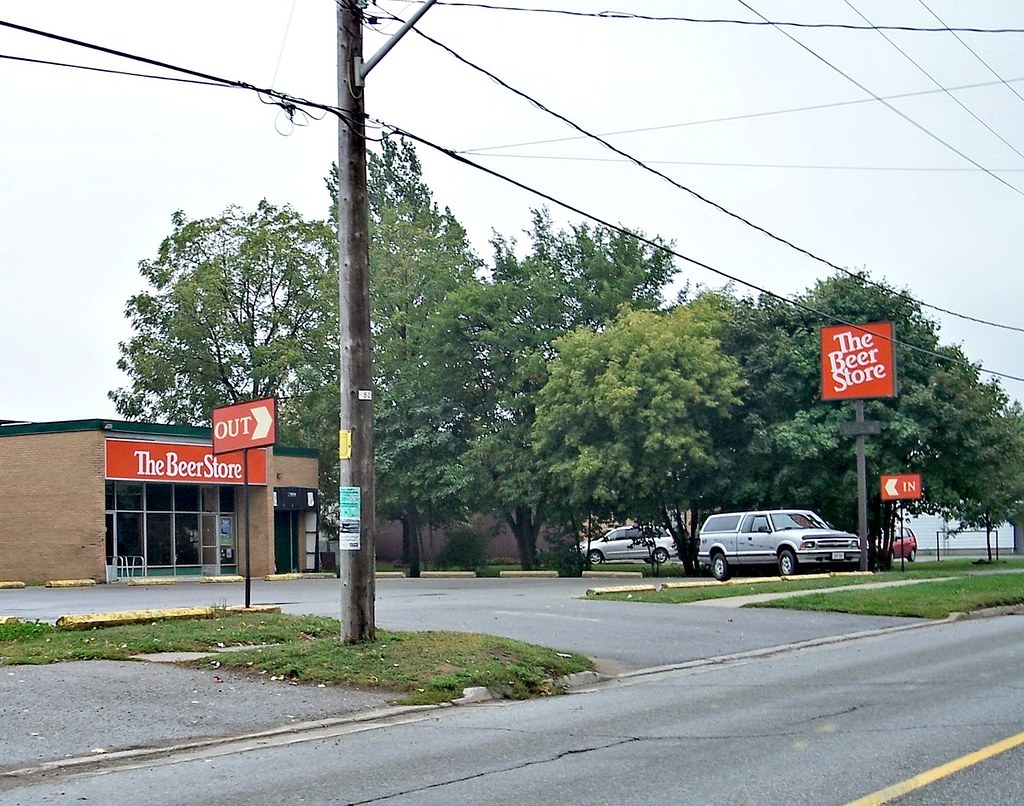 ont07h25 Norwich Ontario, Beer Store 2007 The Beer Store i… Flickr