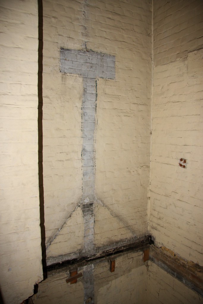 the shadow of the hanging post Public hangings were abolis… Flickr