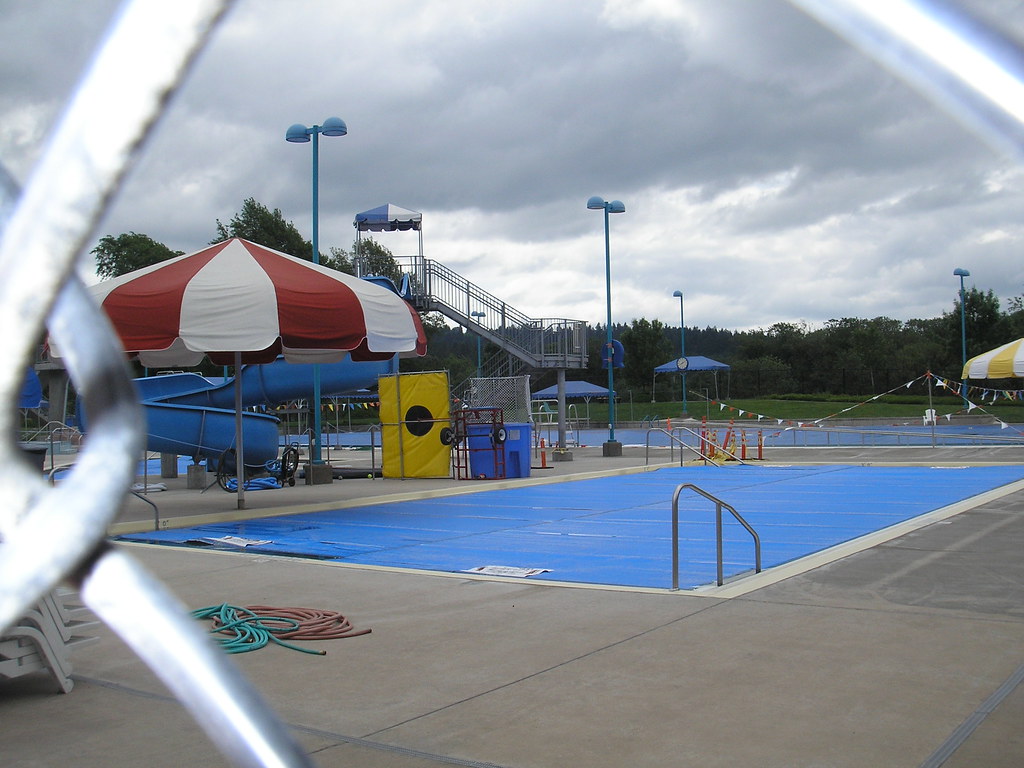 Amazon swimming pool, Eugene OR The pool is nearly ready f… Flickr